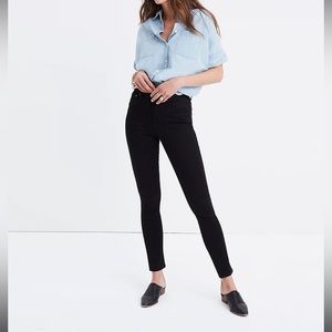 Madewell 10" High-Rise Skinny Jeans in Black